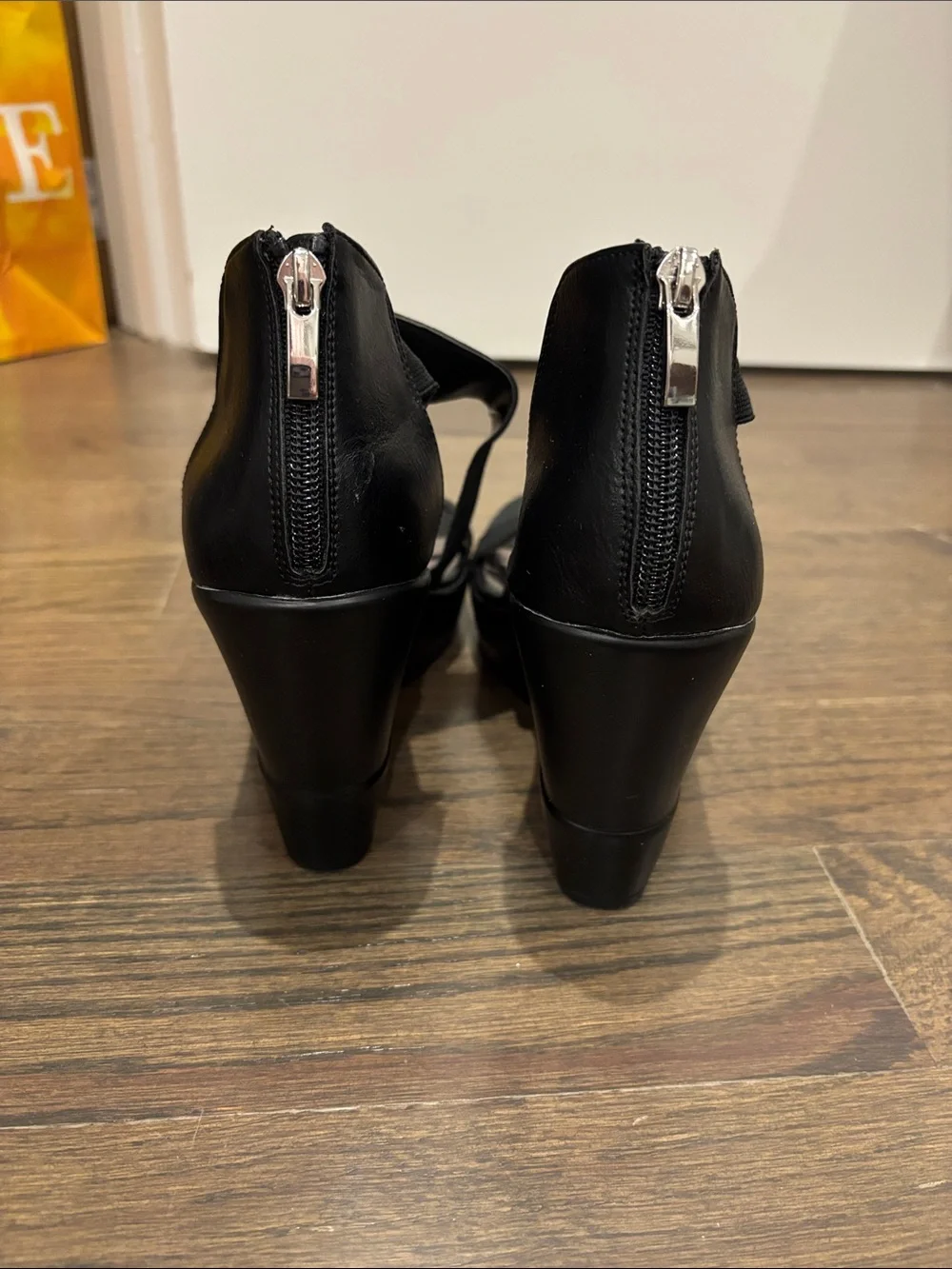 Black Strappy Elastic Sandal Wedges, size 9
